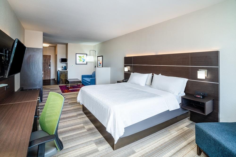 Holiday Inn Express and Suites Winona North by IHG photo 38