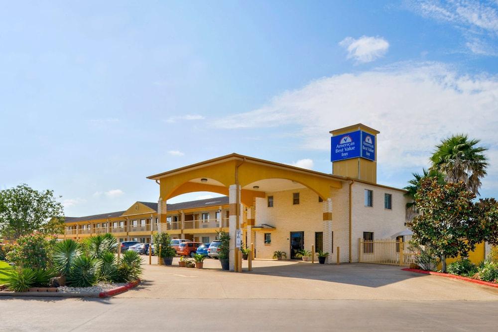 Americas Best Value Inn & Suites Waller Prairie View — hotel in Waller