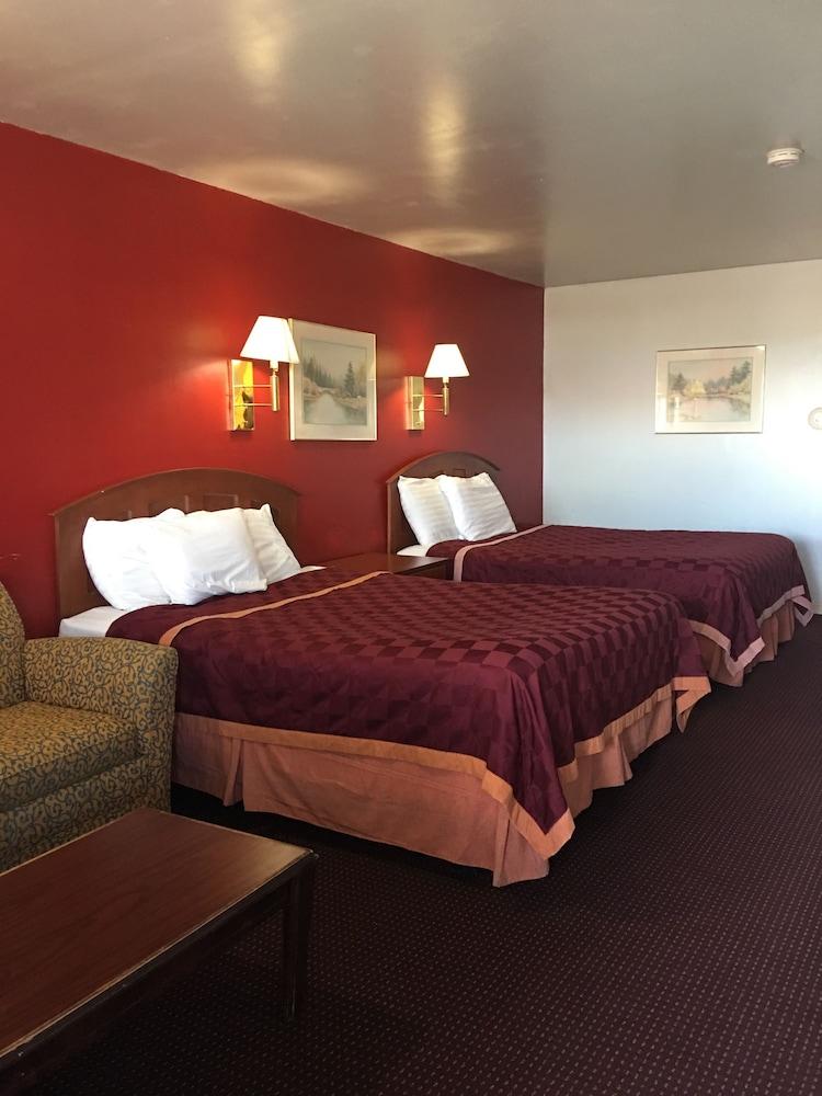 Country Manor Motel Watkins photo 30