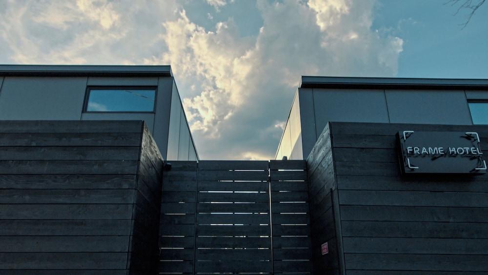 Frame Hotel - SoCo photo 12