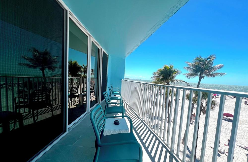 Lani Kai Beachfront Resort photo 40