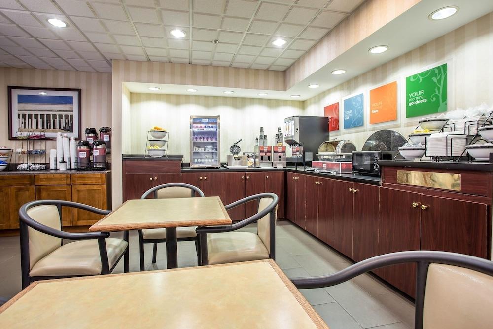 Comfort Inn & Suites Ft. Jackson Maingate photo 33