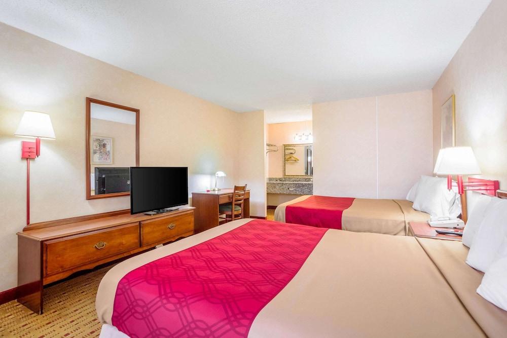Econo Lodge Cave City photo 64