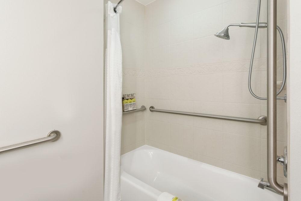 Holiday Inn Express Inn & Suites Searcy by IHG photo 42