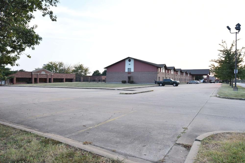 Super 8 by Wyndham Springfield/Battlefield photo 45