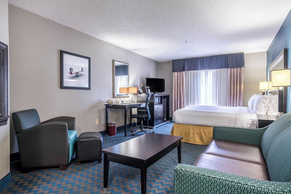 Holiday Inn Express & Suites Roanoke Rapids SE by IHG photo 32