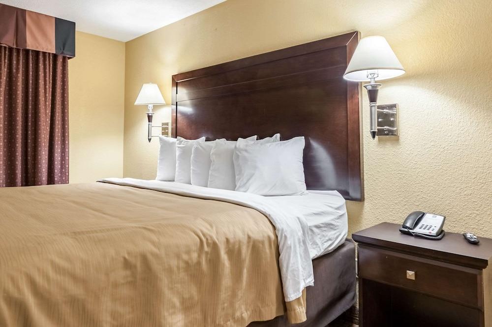 Quality Inn & Suites Lafayette photo 33