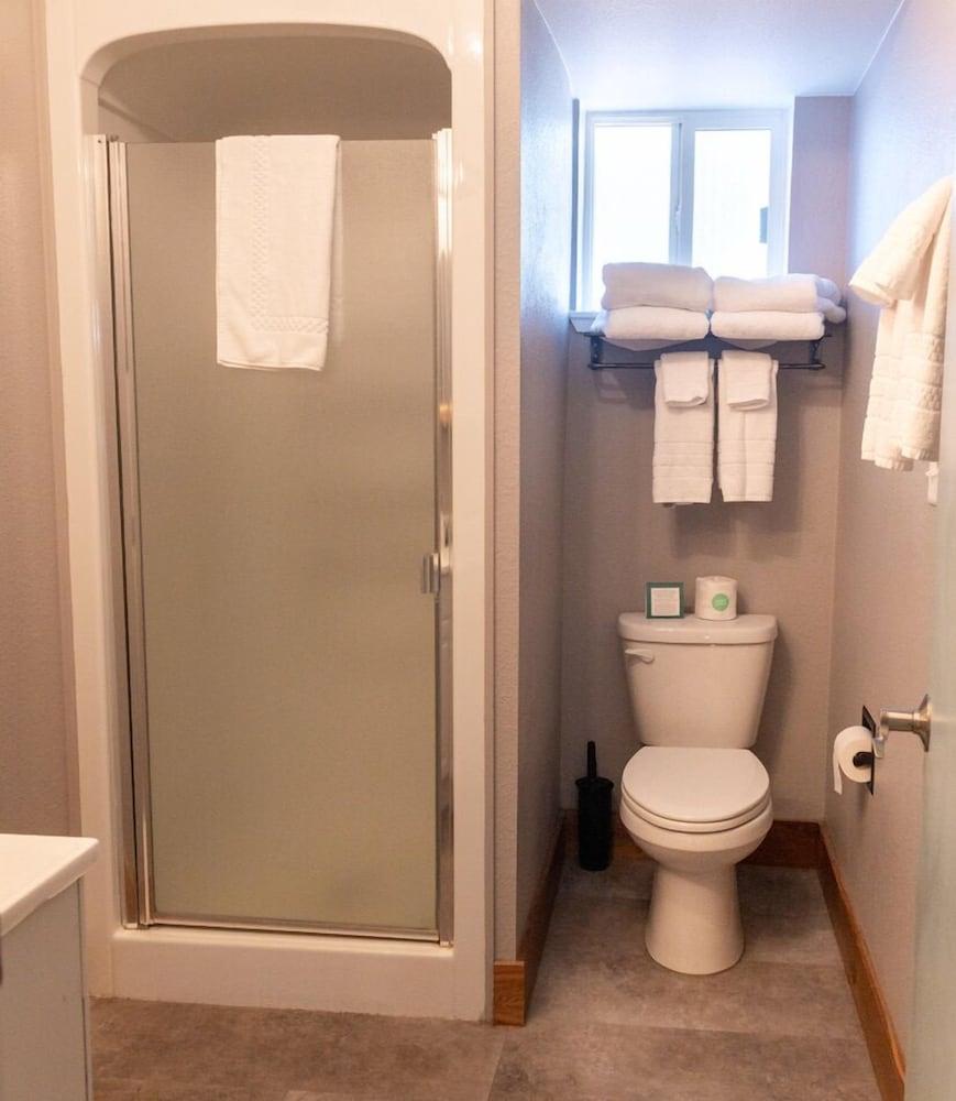Summit View Inn photo 25