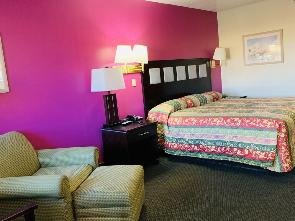 Luxury Inn photo 14
