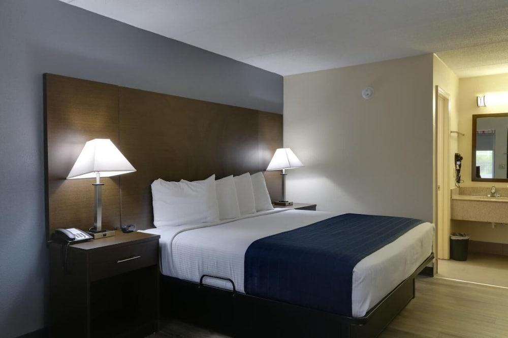 Baymont by Wyndham Ridgeland I-95 photo 11