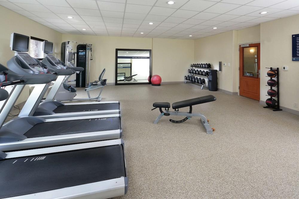 Hampton Inn & Suites Clinton - I-26 photo 28