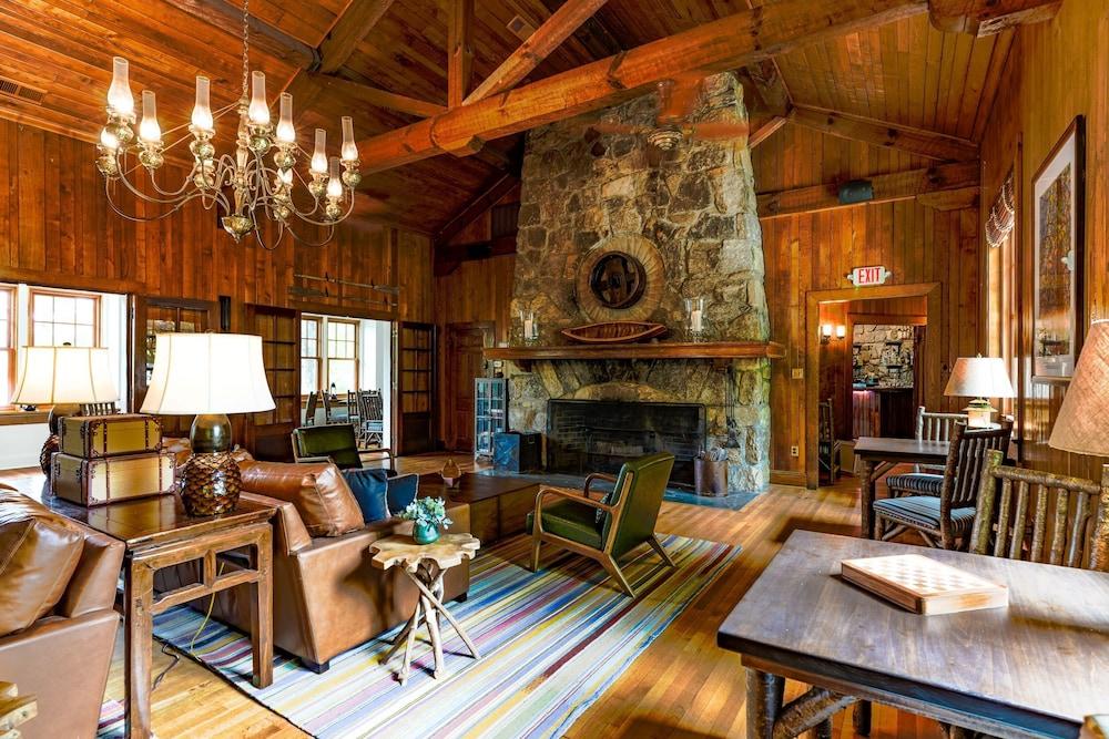 The Lodge on Lake Lure photo 9