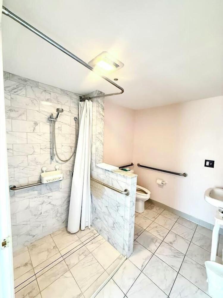 The Glen Cove Hotel & Restaurant photo 27