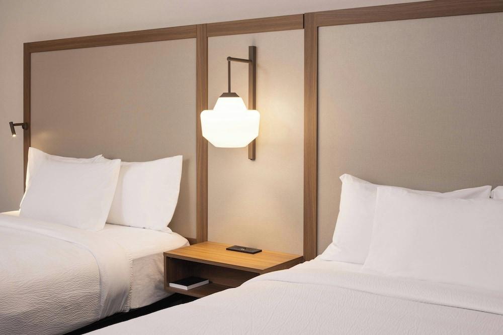 Fairfield Inn & Suites by Marriott Cedar Rapids North photo 14