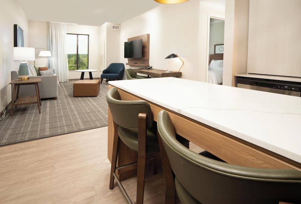 Staybridge Suites Cincinnati East Milford by IHG photo 10