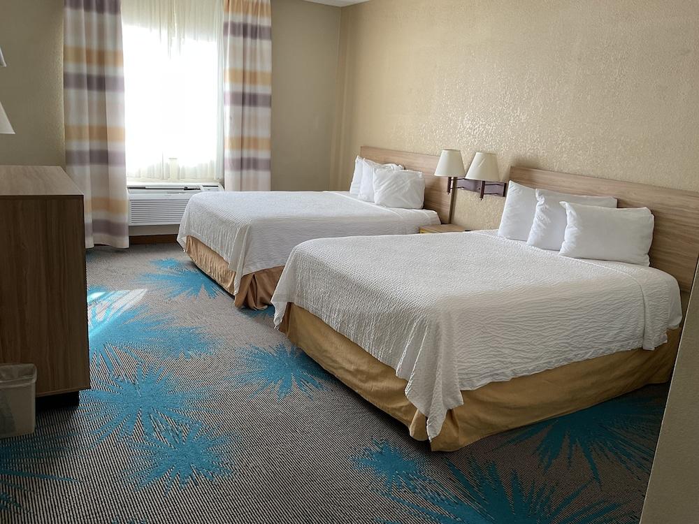 Days Inn by Wyndham Colorado Springs Airport photo 8