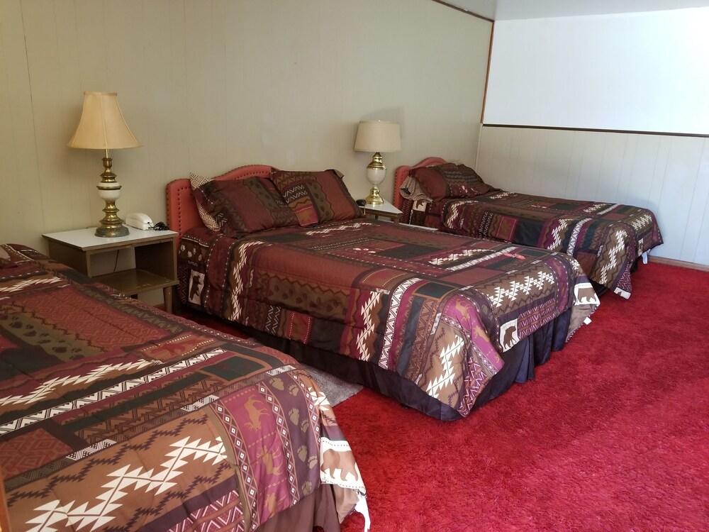 Duffer Motel photo 66