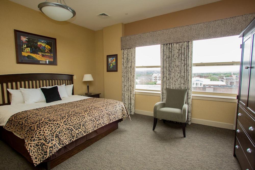 The Parker Inn & Suites photo 10