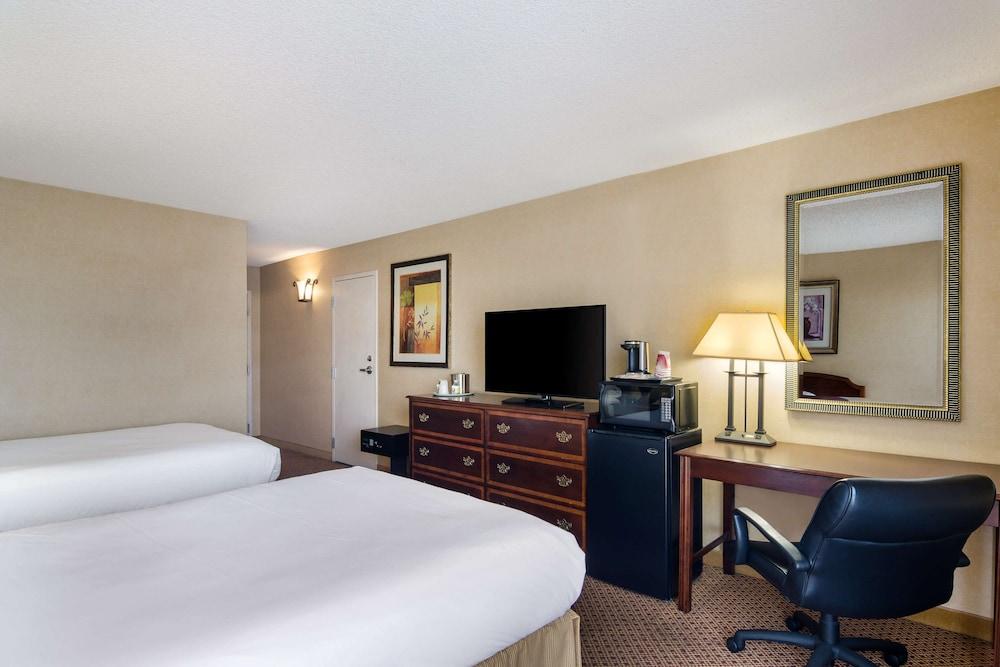 Red Lion Hotel & Conference Center Cheyenne photo 17