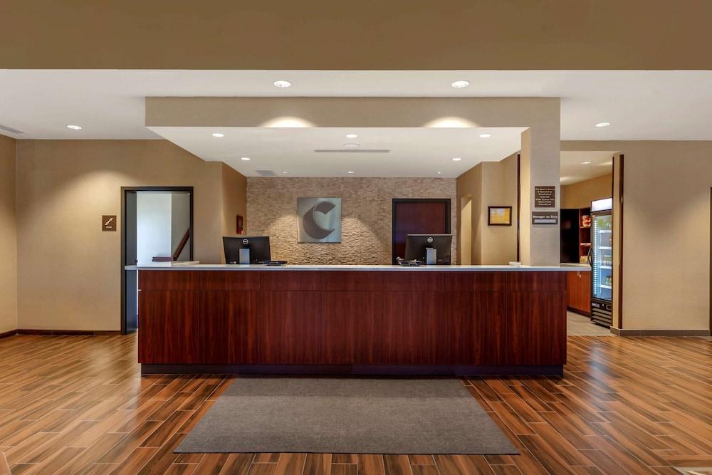 Comfort Suites Grand Island South photo 35