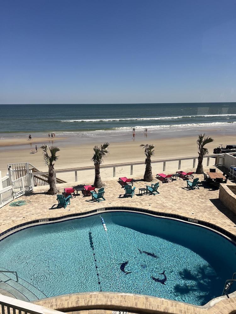 Flamingo Inn Beachfront photo 31