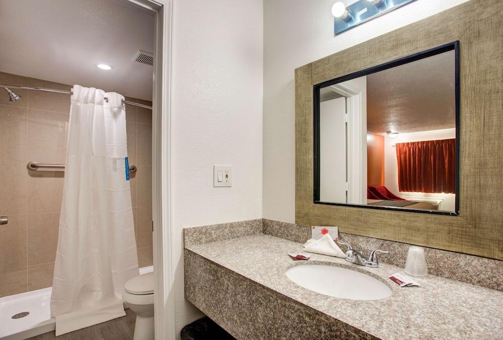 Motel 6 Branson, MO photo 34