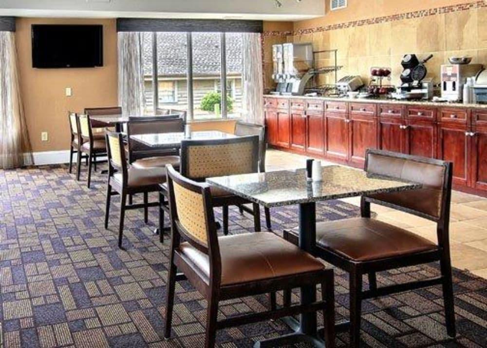 Quality Inn & Suites Greenville near downtown photo 12