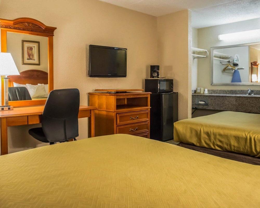 Econo Lodge Panama City St. Andrews photo 8