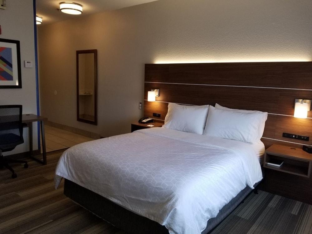 Holiday Inn Express Winfield by IHG photo 6