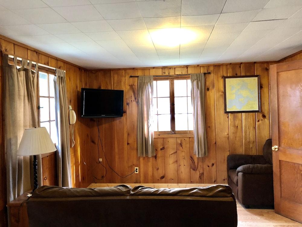 Sportsman's Lodge photo 4