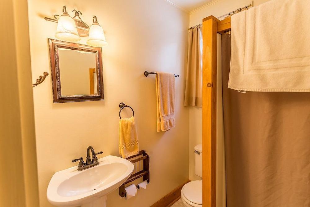 ADK Trail Inn photo 28