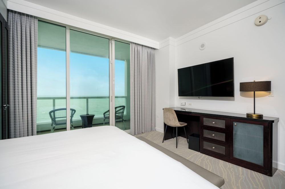 Residences at Fontainebleau Miami photo 22