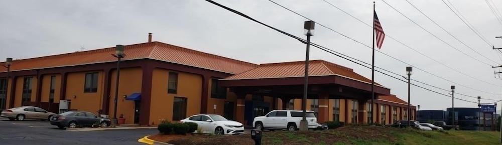 A Victory Hotel & Suites — hotel in Southfield