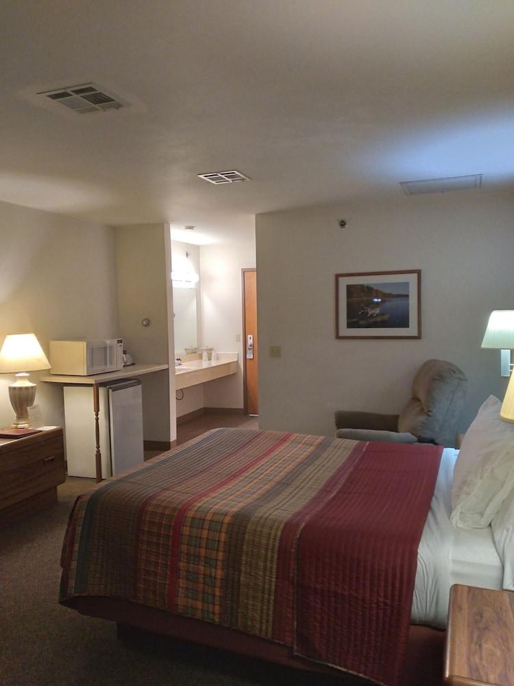 Cedarberry Inn photo 17