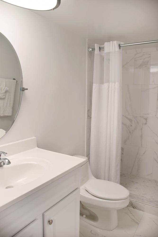 Seacoast Suites on Miami Beach photo 74
