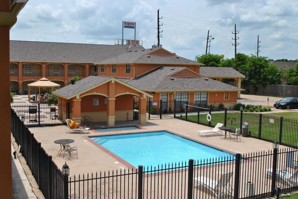 Executive Inn photo 24
