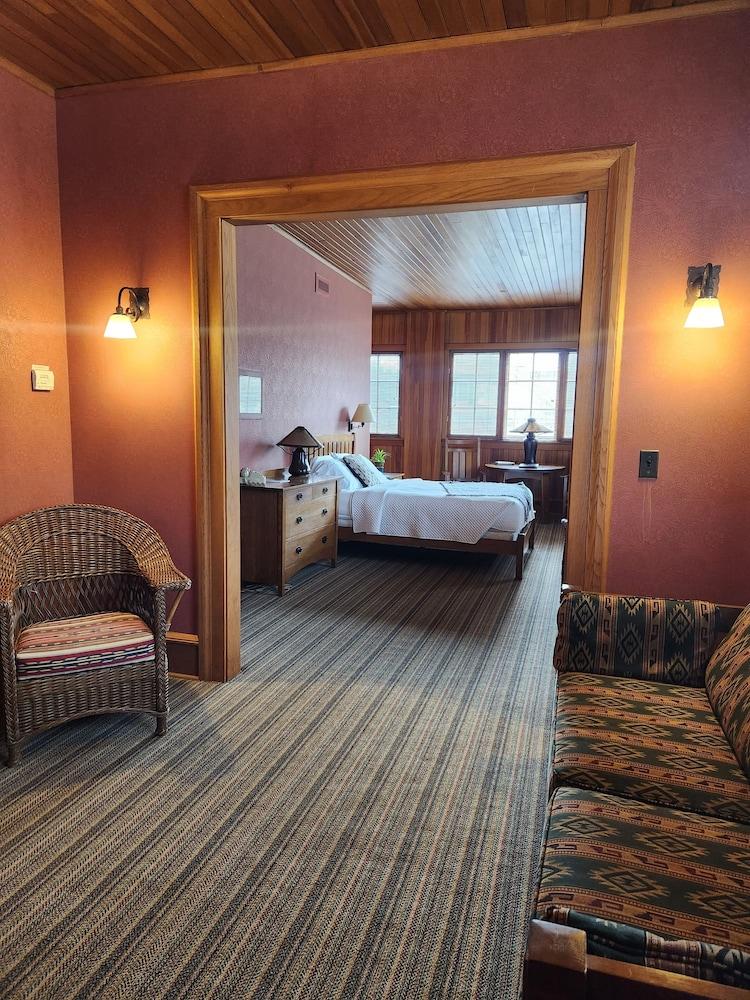 Roycroft Inn photo 6