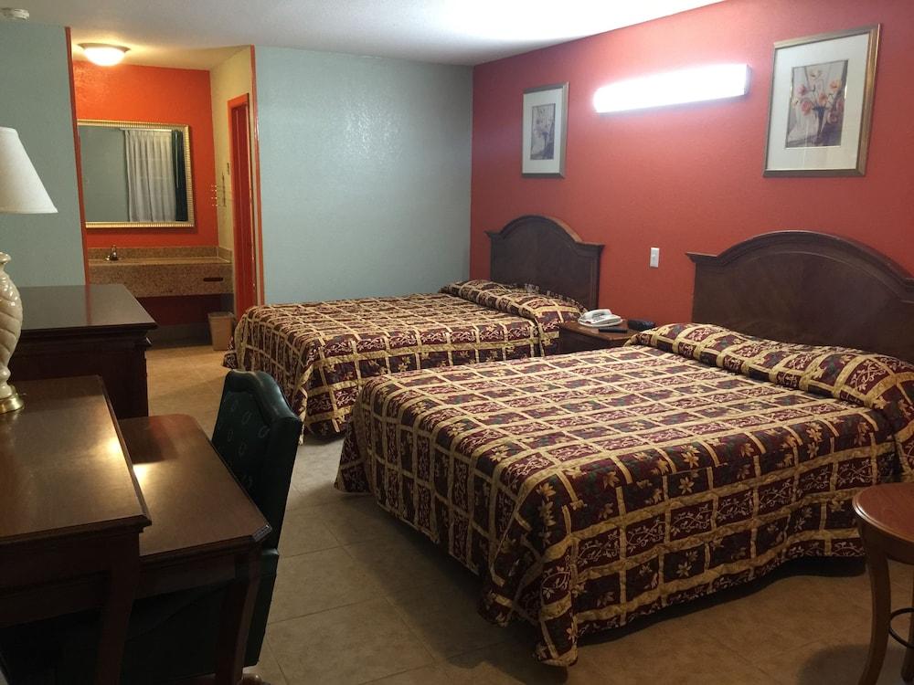 Texas Inn North Brownsville photo 22