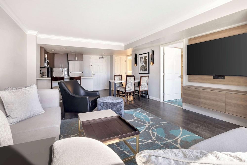 Hilton Grand Vacations Club Paradise Las Vegas photo 13