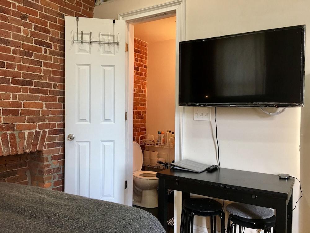 The Nomad Suites & Apartments photo 3