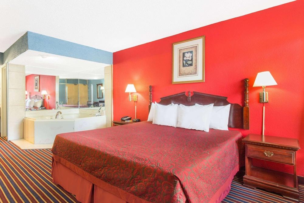 Days Inn by Wyndham Albany photo 6