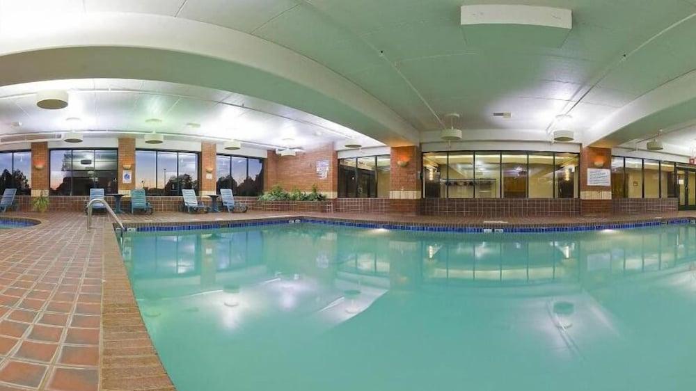 Holiday Inn Manitowoc by IHG photo 26