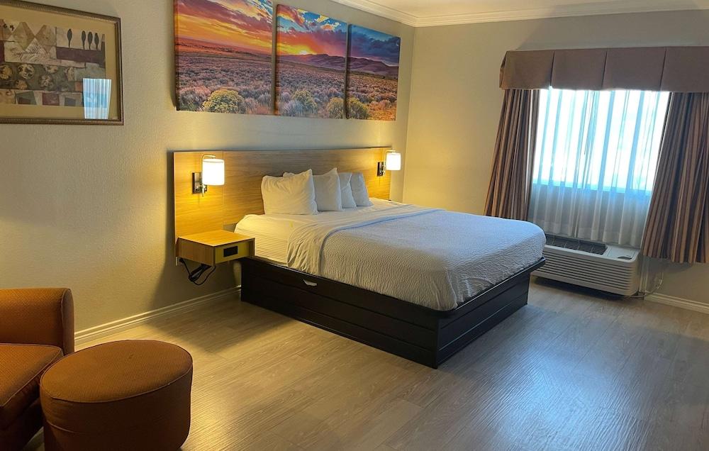 Days Inn by Wyndham Copperas Cove photo 3
