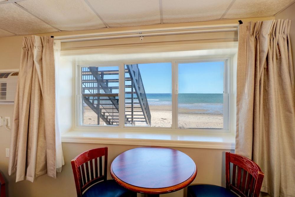 Atlantic Oceanfront Hotel photo 38