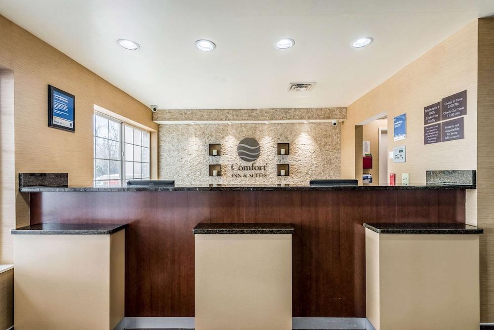 Comfort Inn & Suites Dayton North photo 2