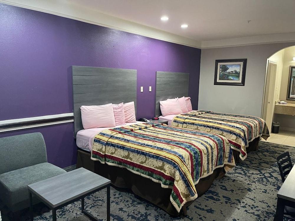 Scottish Inns and Suites Alvin photo 14
