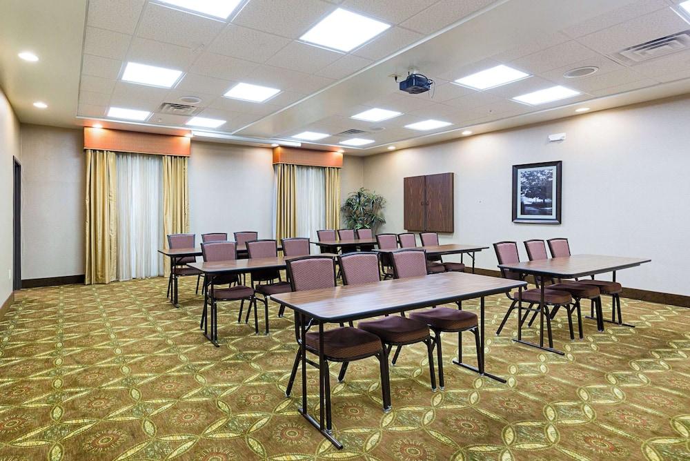 Comfort Suites Leesville near Fort Johnson photo 40