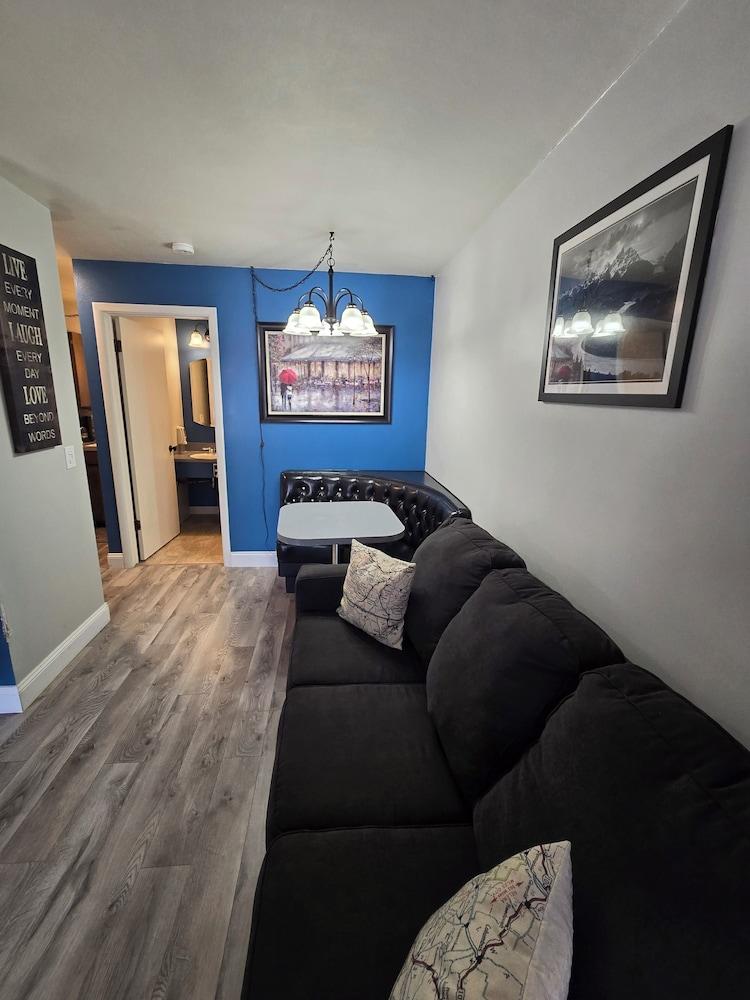 Chateau Rouge Condominiums photo 96