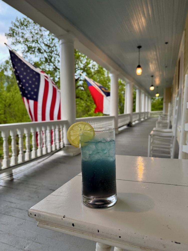 Balsam Mountain Inn photo 28