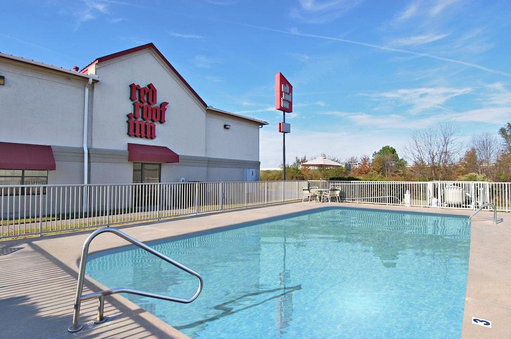 Red Roof Inn North Little Rock photo 11